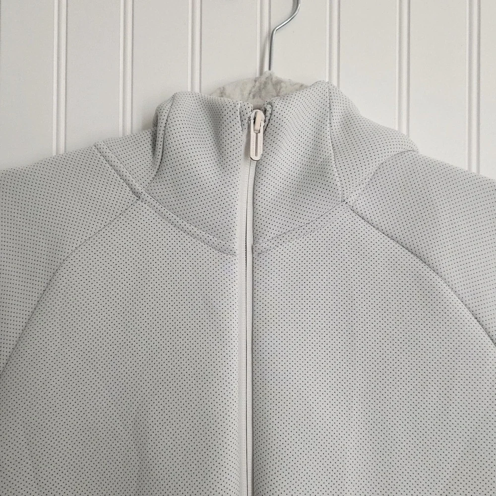 Under Armour Light Gray Zip-Up  Youth Jacket Size Small - Picture 4 of 8